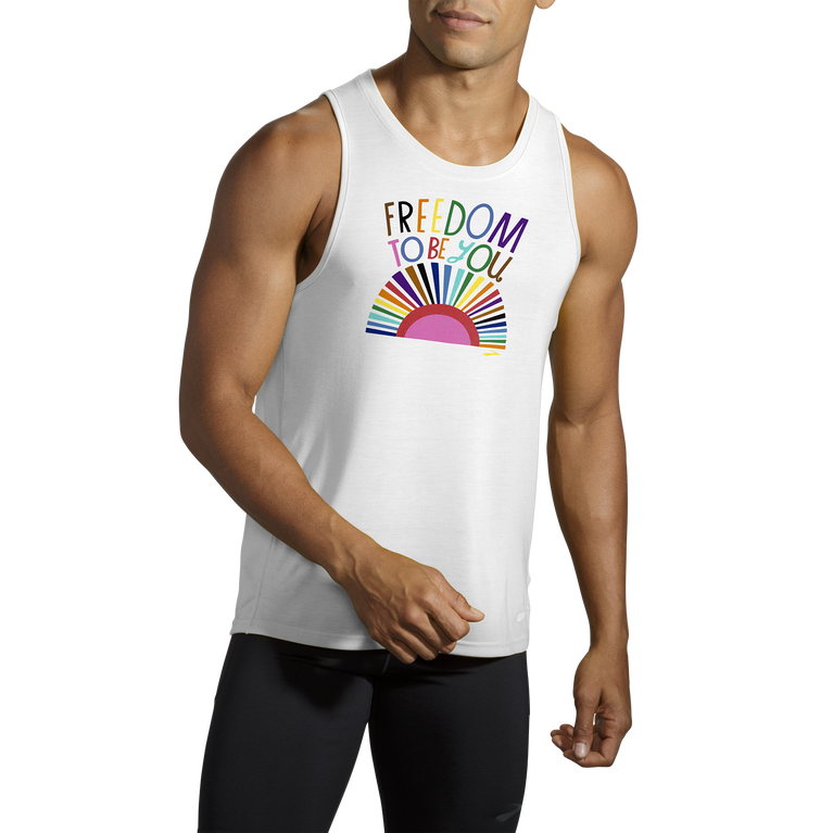 Brooks מרחק גרפי טנק חופש להיות אתה