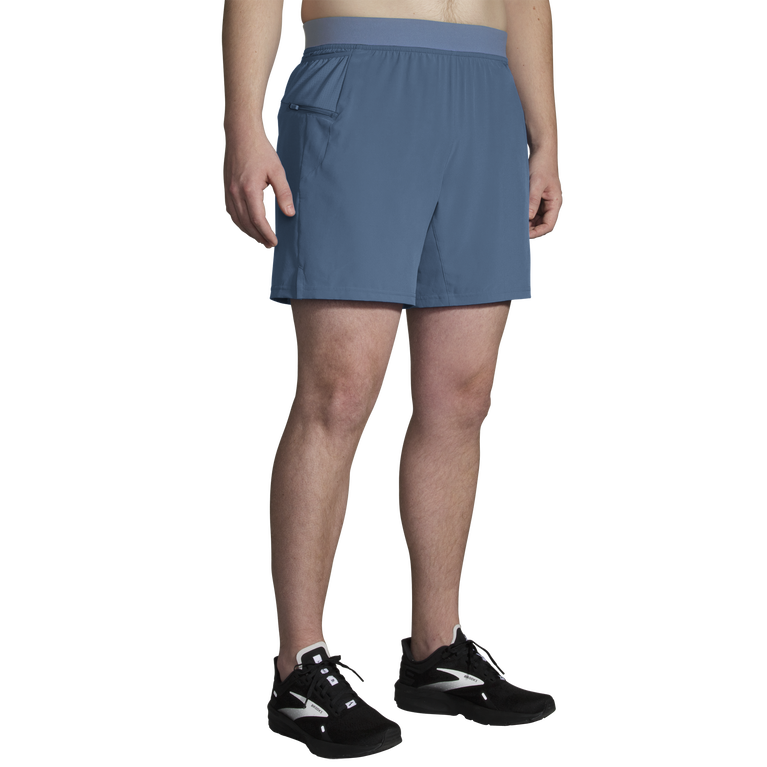 Brooks Sherpa 7 אינץ' 2 ב-1 בין ערביים קצרים-שחר