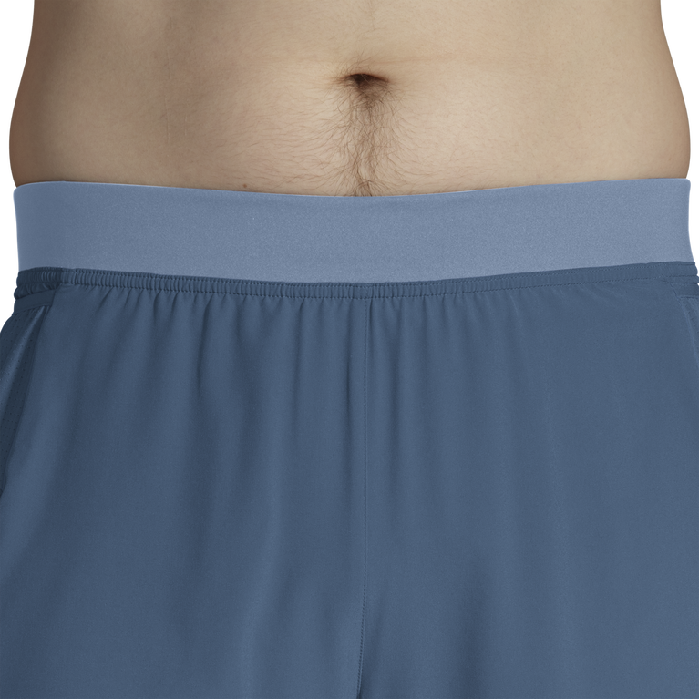 Brooks Sherpa 7 אינץ' 2 ב-1 בין ערביים קצרים-שחר