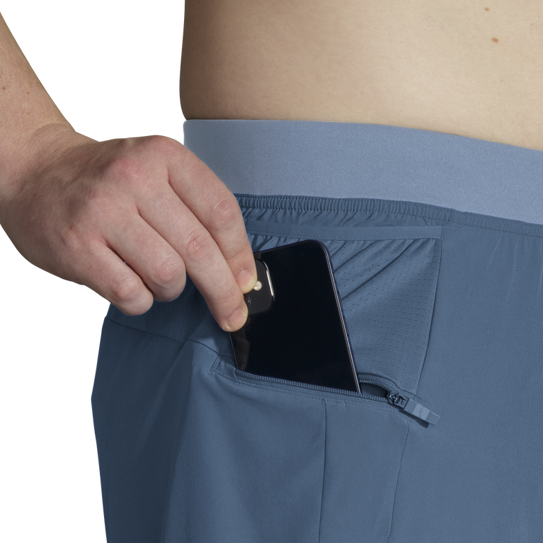 Brooks Sherpa 7 אינץ' 2 ב-1 בין ערביים קצרים-שחר