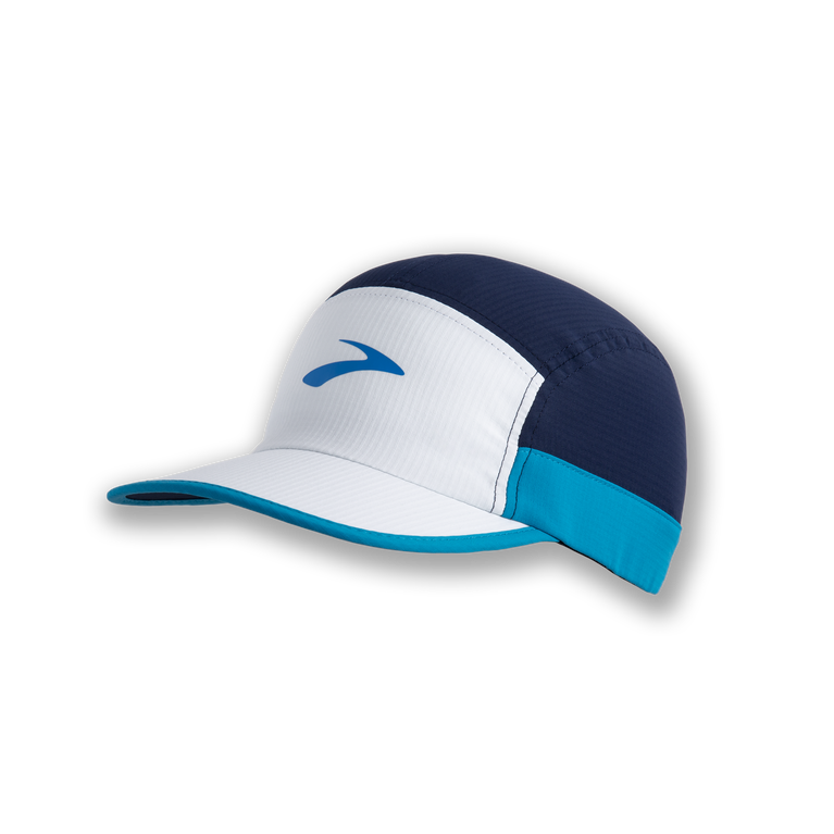 נחלים מניעים את הכובע אפור-חשמלי קפוא