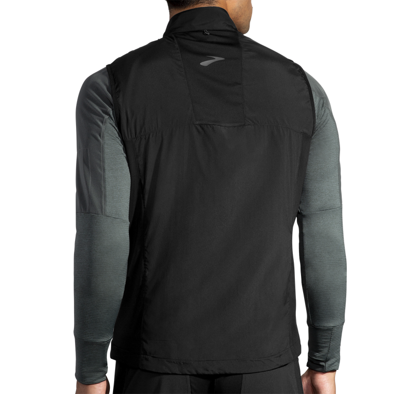 Brooks Shield אפוד היברידי שחור