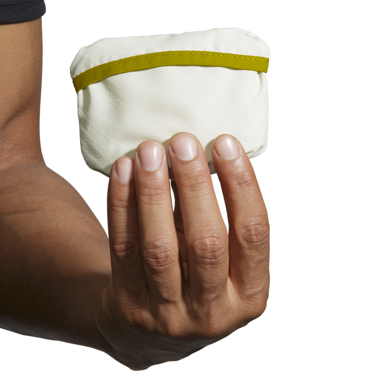 Brooks כובע קל משקל לאריזה טל דבש-שעה זהב