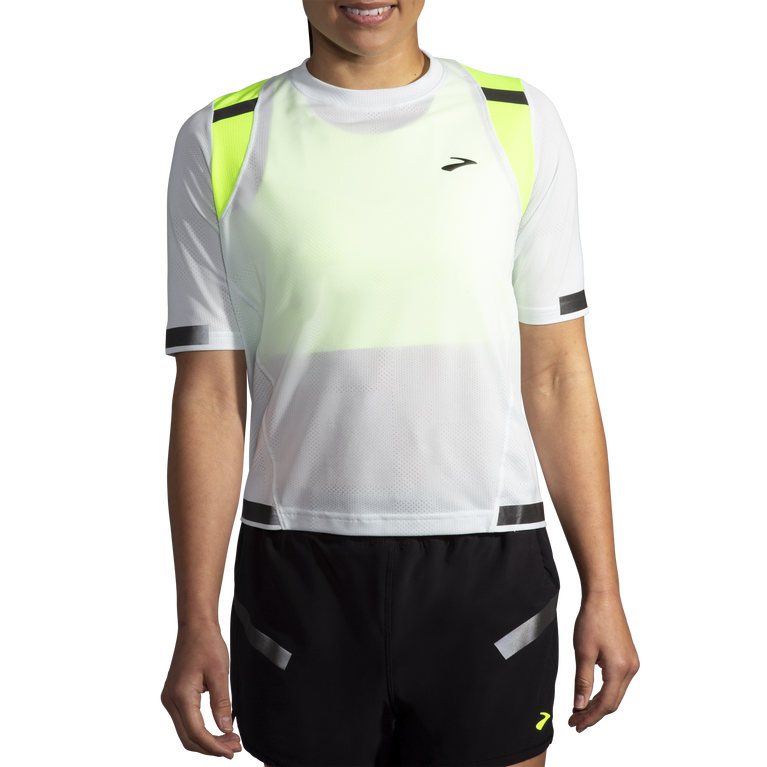 Brooks קרבוניט שרוולים קצרים לנשים אפור קפוא-ג'קארד חיי לילה