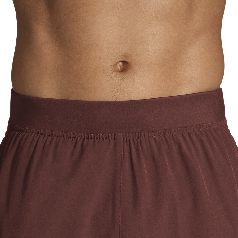 Brooks Sherpa 7 אינץ' להבה חיה עם צימוקים לטווח קצר