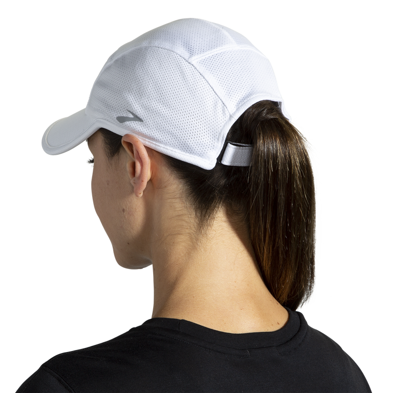 Brooks Tempo Hat חופש להיות אתה