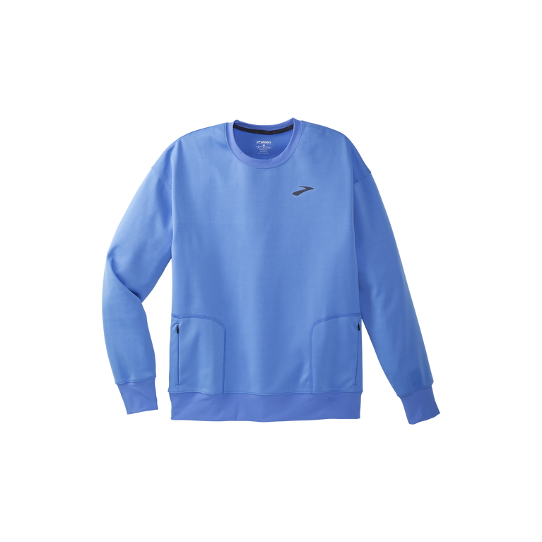 פלחים רצים בתוך סווטשירט כחול עז