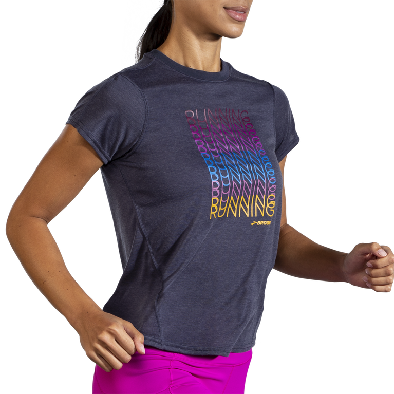 Brooks מרחק גרפי שרוול קצר אברש נייבי-brooks חוזר