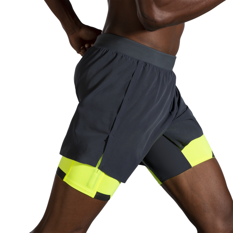 ברוקס מפעילים חיי לילה קצרים באספלט 5 אינץ' 2 ב-1