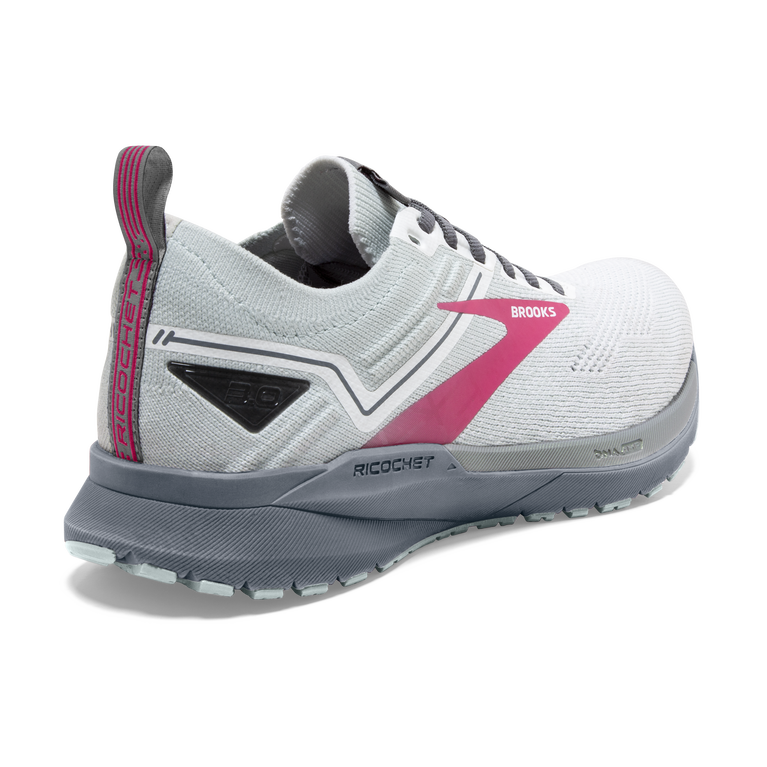 Brooks Ricochet 3 לבן-קרח זרימת-ורוד