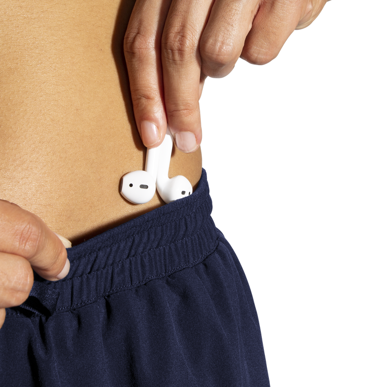 Brooks Moment 5 אינץ' נמוך נשים צי