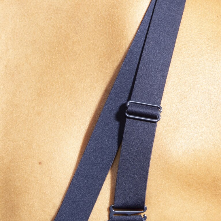 ברוקס מעז לרוץ חזיית חוט חיל הים