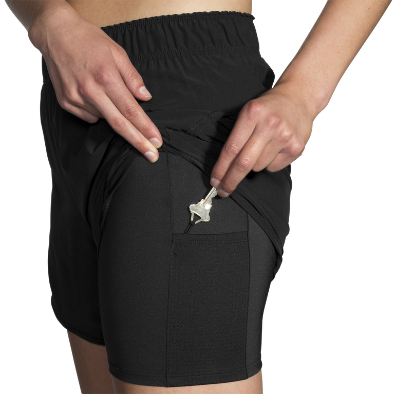 Brooks Chaser 5 אינץ' 2 ב-1 קצר שחור