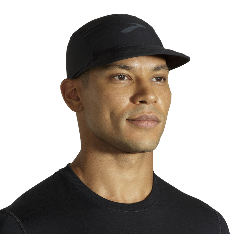 כובע אריזה קל משקל ברוקס שחור