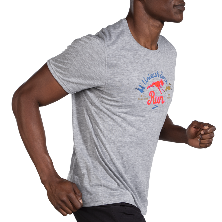 Brooks מרחק גרפי שרוול קצר אברש אפר-כלב ימים