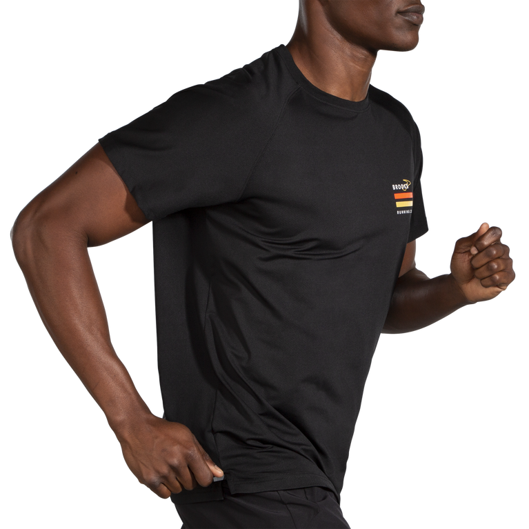 פלגים עוברים בתוך פס שחור-ספרינטר עם שרוול קצר