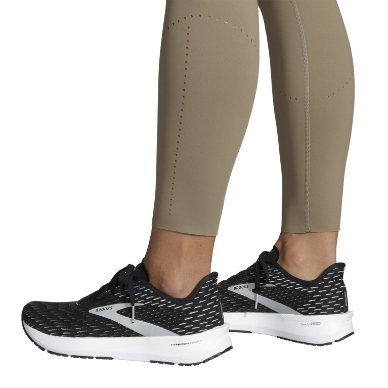 שיטת Brooks 7/8 שיבולת שועל כהה הדוקה