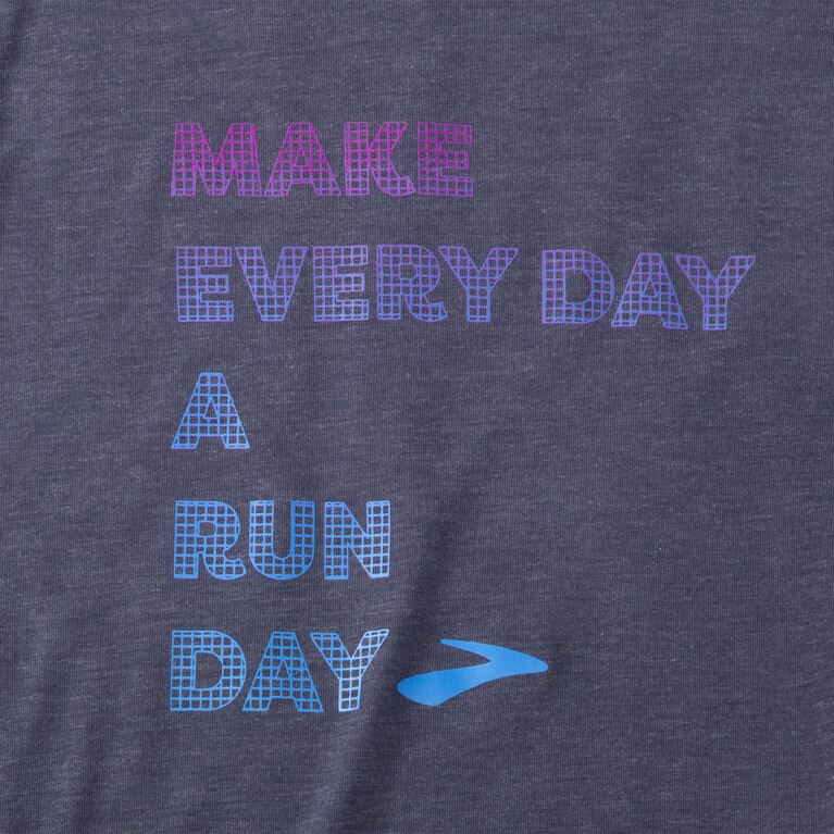 Brooks מרחק גרפי שרוולים ארוכים אברש צי-כל יום