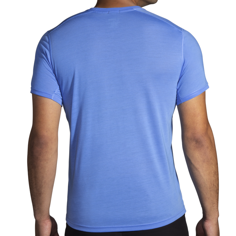 מרחק נחלים גרפי שרוול קצר חי כחול עף ב