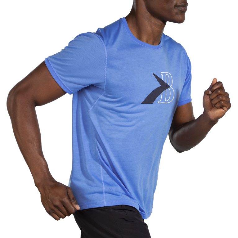 מרחק נחלים גרפי שרוול קצר חי כחול עף ב