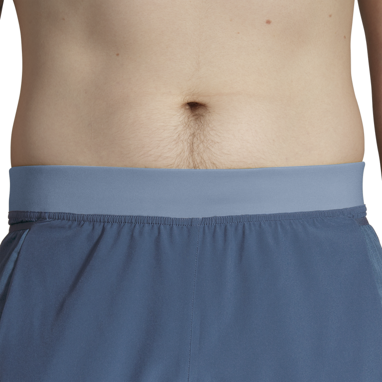 Brooks Sherpa 5 אינץ' 2 ב-1 בין ערביים קצרים-שחר