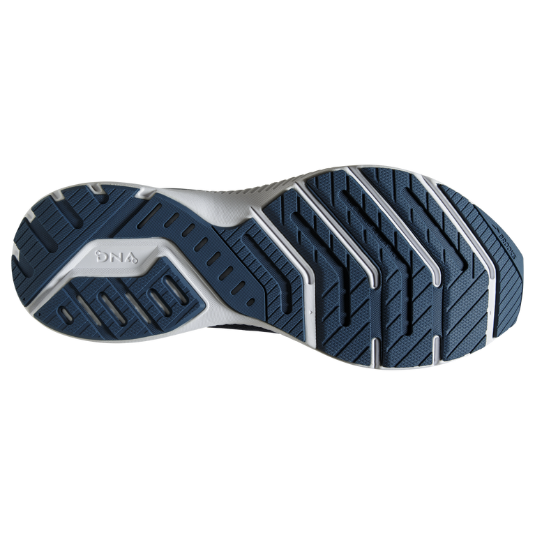 Brooks משיק 8 חיי לילה של Peacoat