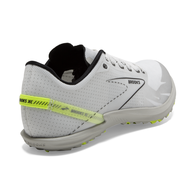 Brooks Draft Xc חיי לילה לבן-שחור ללא קוצים